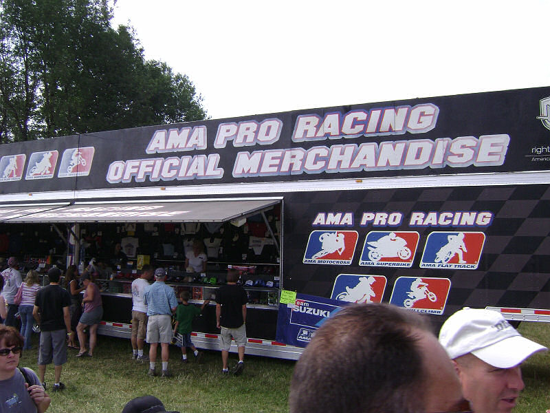 Vendita gadgets.jpg